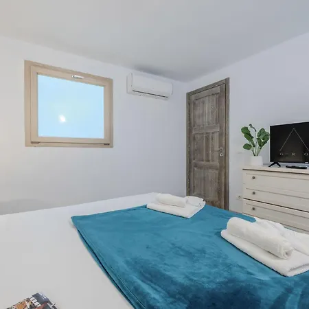 Sea View House 4 オルビア