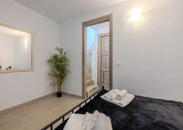 Sea View House 4 * オルビア